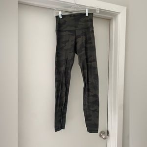 Lululemon size 6 NWOT